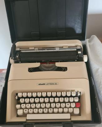 Macchina per scrivere Olivetti Lettera 35 + cust