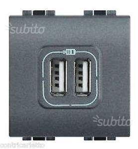 Presa Caricatore USB 2 prese BTicino L4285C2