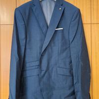Completo elegante uomo