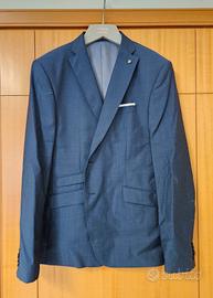 Completo elegante uomo