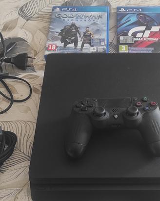 PlayStation 4 Slim + 2 Giochi