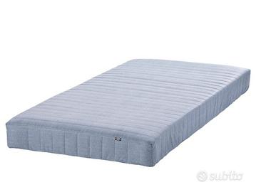 struttura letto 140*200 più materasso e doghe 