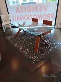 TAVOLO CON 4 SEDIE