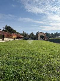 TER. RESIDENZIALE A MOMBELLO DI TORINO