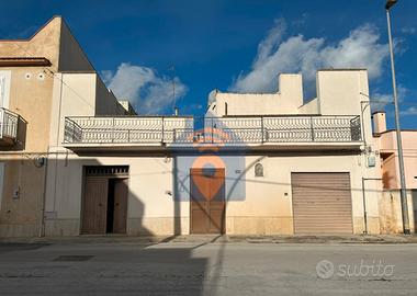 Castelvetrano Ind. Con Spazio Esterno E Terrazzo