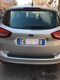 AUTO IN BUONE CONDIZIONI