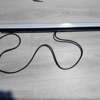 Plafoniera lunga con neon luce blu