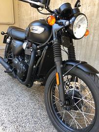 Triumph Bonneville T100 Black