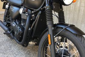 Triumph Bonneville T100 Black