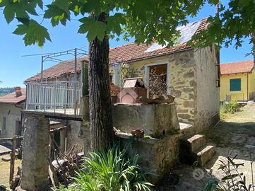 CASA SEMINDIPENDENTE A MONTOGGIO