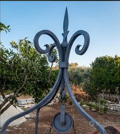 Arco in ferro forgiato a mano  per pozzo 