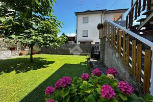 CASA SEMINDIPENDENTE A SARZANA