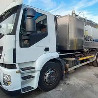 IVECO Stralis scarrabile con cisterna spurgo