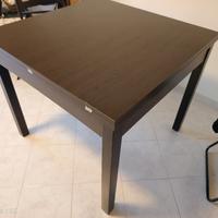 tavolo in legno da cucina 
