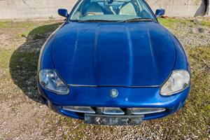 Jaguar XKR 4.0 v8 anno 1999 per ricambi (2a)