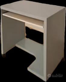 Tavolino per pc con le ruote IKEA