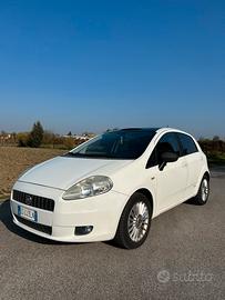 Fiat Grande Punto 5p 1.4 Active c/clima 77cv