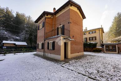 VILLA SINGOLA A MONTE SAN PIETRO