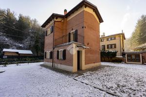 VILLA SINGOLA A MONTE SAN PIETRO