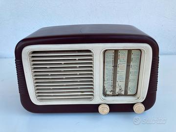 Antica radio a valvole