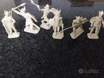 CANE' VICHINGHI SOLDATINI ANNI 70