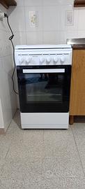 Cucina con forno praticamente nuova