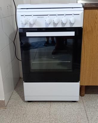 Cucina con forno praticamente nuova