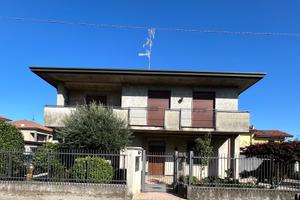 Casa singola in cardano al campo