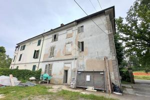 CASA SEMINDIPENDENTE A TORTONA