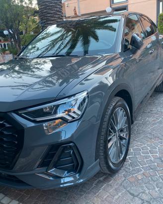 Audi Q3 sportback 35 2.0 tdi Business Plus -S-tron