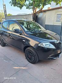 Auto Lancia Ypsilon