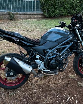 SUZUKI SV650 – CON SOLO 8.540 KM