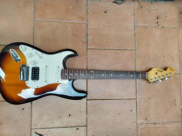 Stratocaster mancina assemblata mancina