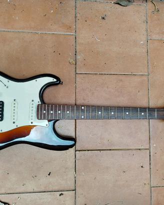 Stratocaster mancina assemblata mancina