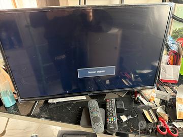 Televisone 32 pollici con skay box