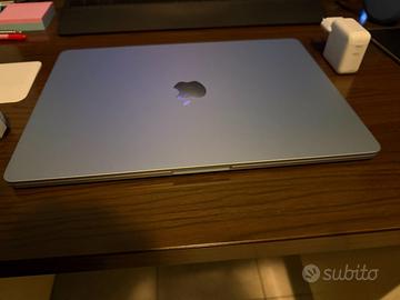 MacBook Air 15" M4 10 core CPU/GPU nuovo 3 cicli