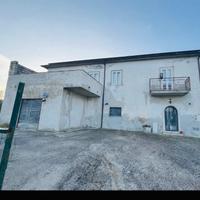 Casa indipendente con giardino