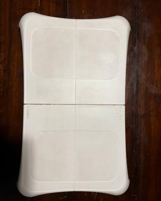 Wii balance board + Wiifit plus
