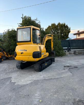 E256 - ESCAVATORE KOMATSU PC30 R8
