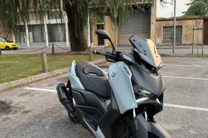 X-max 300 2026