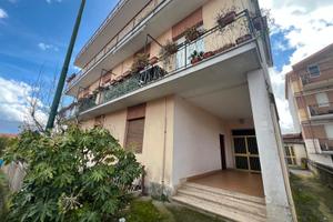 Appartamento con spazio esterno