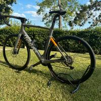 Bici da corsa elettrica e-bike Wilier 110 hybrid