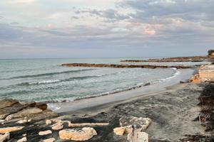 Casa mare con terreno, spiaggia e strada privata