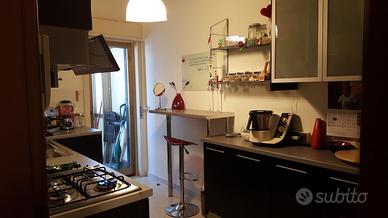 Composizione cucina +pensile + penisola+ mensole 