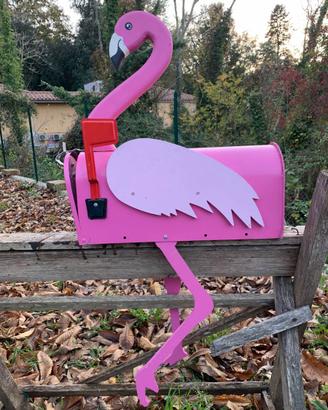 Cassetta Postale Fenicottero (More than a mailbox)