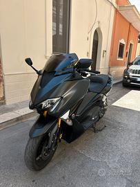 Yamaha TMAX 530 SX