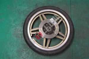 Ruota ant. Honda (ciclomotori) Cb 400 N 1981