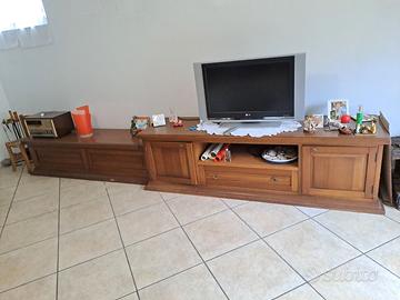 MOBILE LUNGO E BASSO CON VANO PORTA LEGNA