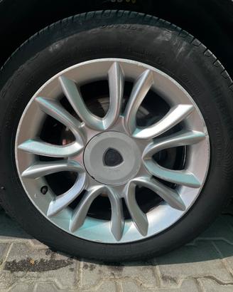 2 set cerchi più gomme R16