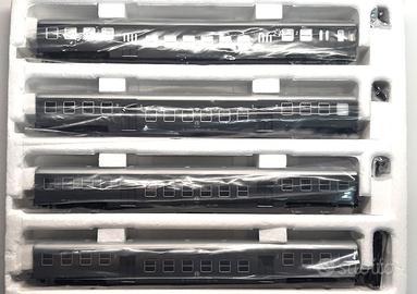 ACME 50053 Set 3 carrozze+Semipilota luci di coda